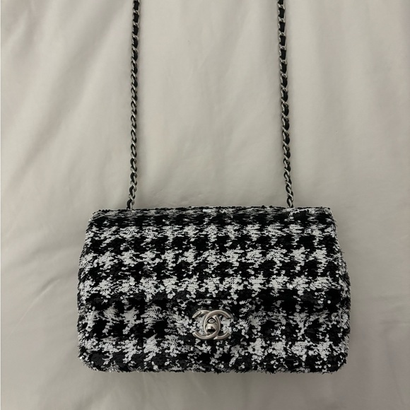 NWT 🖤 CHANEL 24A Black and White Houndstooth Sequin Mini Classic Flap Bag - Picture 7 of 16
